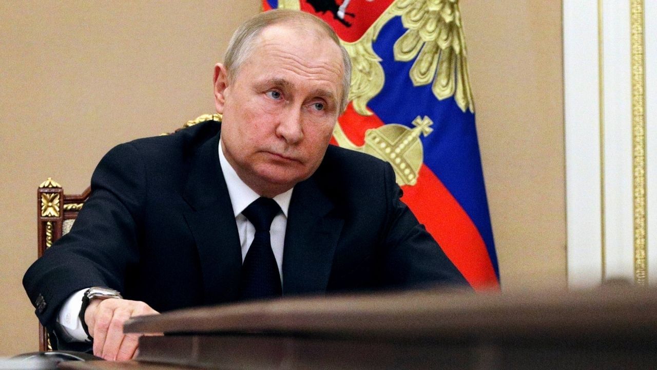 Vladimir Putin Health: পুতিনের হাতে নাকি মাত্র ৩ বছর সময়! রুশ বিদেশমন্ত্রী জানালেন আসল 'সত্যি'