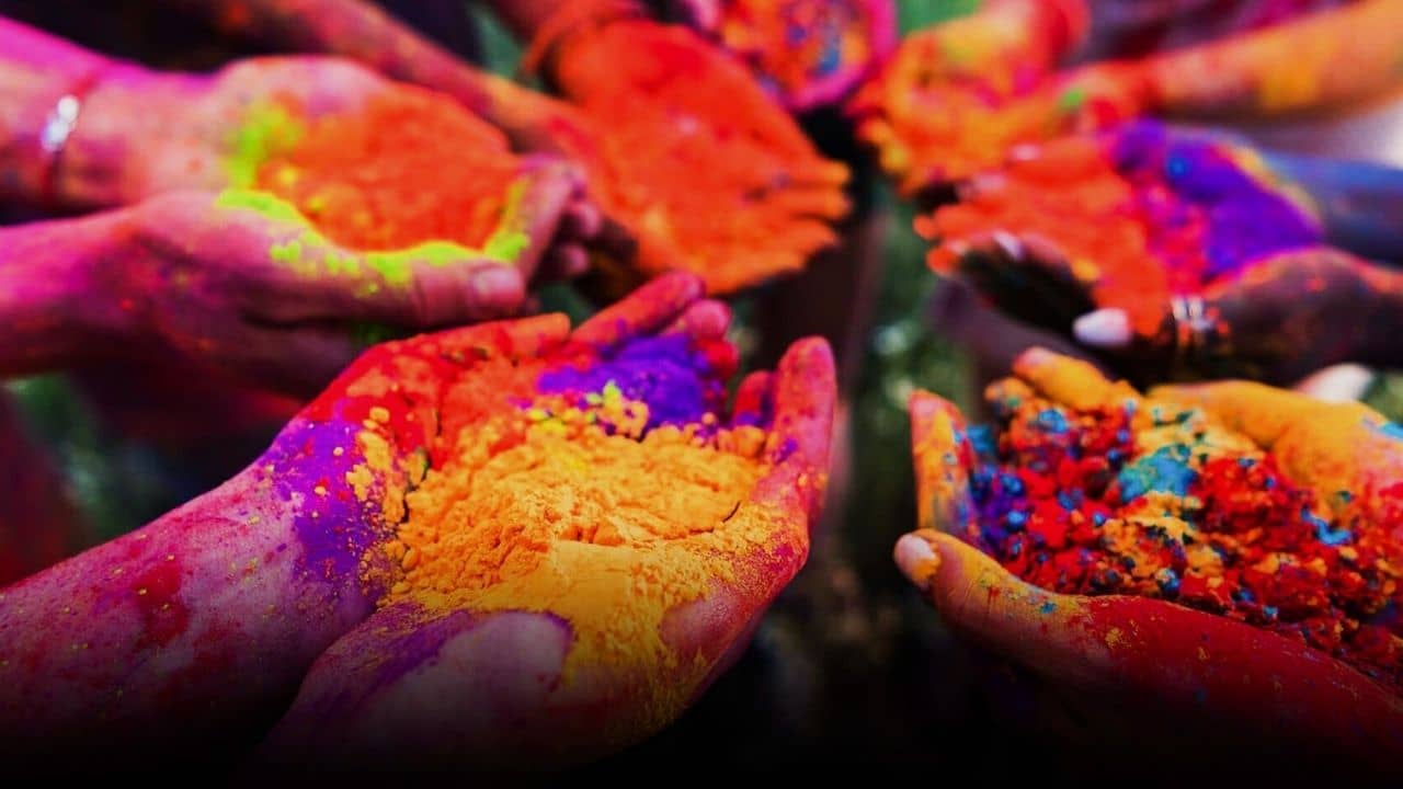 Holi 2022: সারা জীবন থেকে সব অশুভকে হঠাতে হোলির দিন এই নিয়মগুলি পালন করুন!