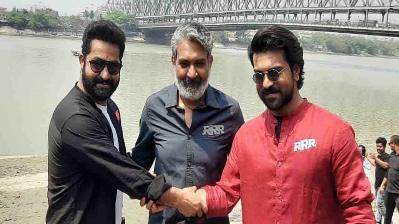 RRR-Netaji Subhash Chandra Bose: নেতাজি সুভাষচন্দ্র বসুকে উৎসর্গ আরআরআর, কলকাতায় এসে বললেন পরিচালক রাজামৌলি