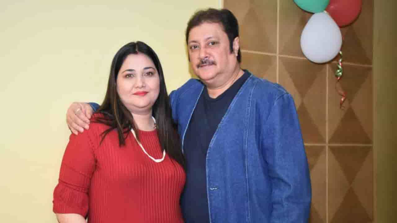 Abhishek Chatterjee Demise: আর্থিক কষ্টে লোকের থেকে সাহায্য নিয়ে মিথ্যা রটনা, অভিষেকের স্ত্রীর খোলা চিঠি, 'গুজবে কান দেবেন না' Abhishek Chatterjee Demise: আর্থিক কষ্টে লোকের থেকে সাহায্য নিয়ে মিথ্যা রটনা, অভিষেকের স্ত্রীর খোলা চিঠি, 'গুজবে কান দেবেন না'