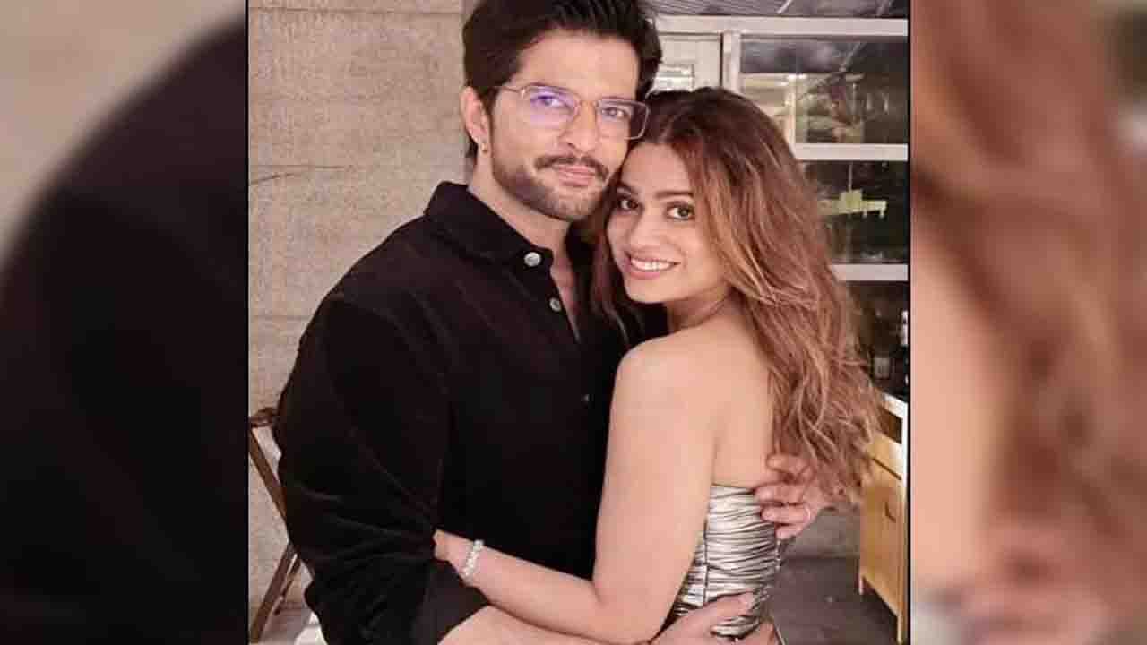 Shamita-Raqesh: ভাঙনের গুঞ্জন উড়িয়ে হাতে হাত রাকেশ-শমিতার, প্রেম-প্রেম ভাব, আদরে মাখামাখি