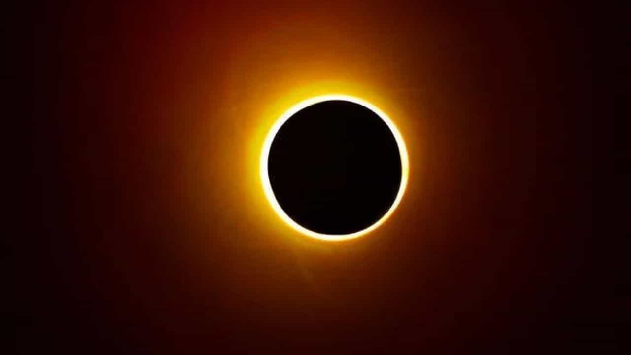 Solar Eclipse 2022: বছরের প্রথম সূর্যগ্রহণের দিন বদলাতে পারে ভাগ্য! কোন কোন রাশির উপর রয়েছে গ্রহণের প্রভাব, দেখুন Solar Eclipse 2022: বছরের প্রথম সূর্যগ্রহণের দিন বদলাতে পারে ভাগ্য! কোন কোন রাশির উপর রয়েছে গ্রহণের প্রভাব, দেখুন