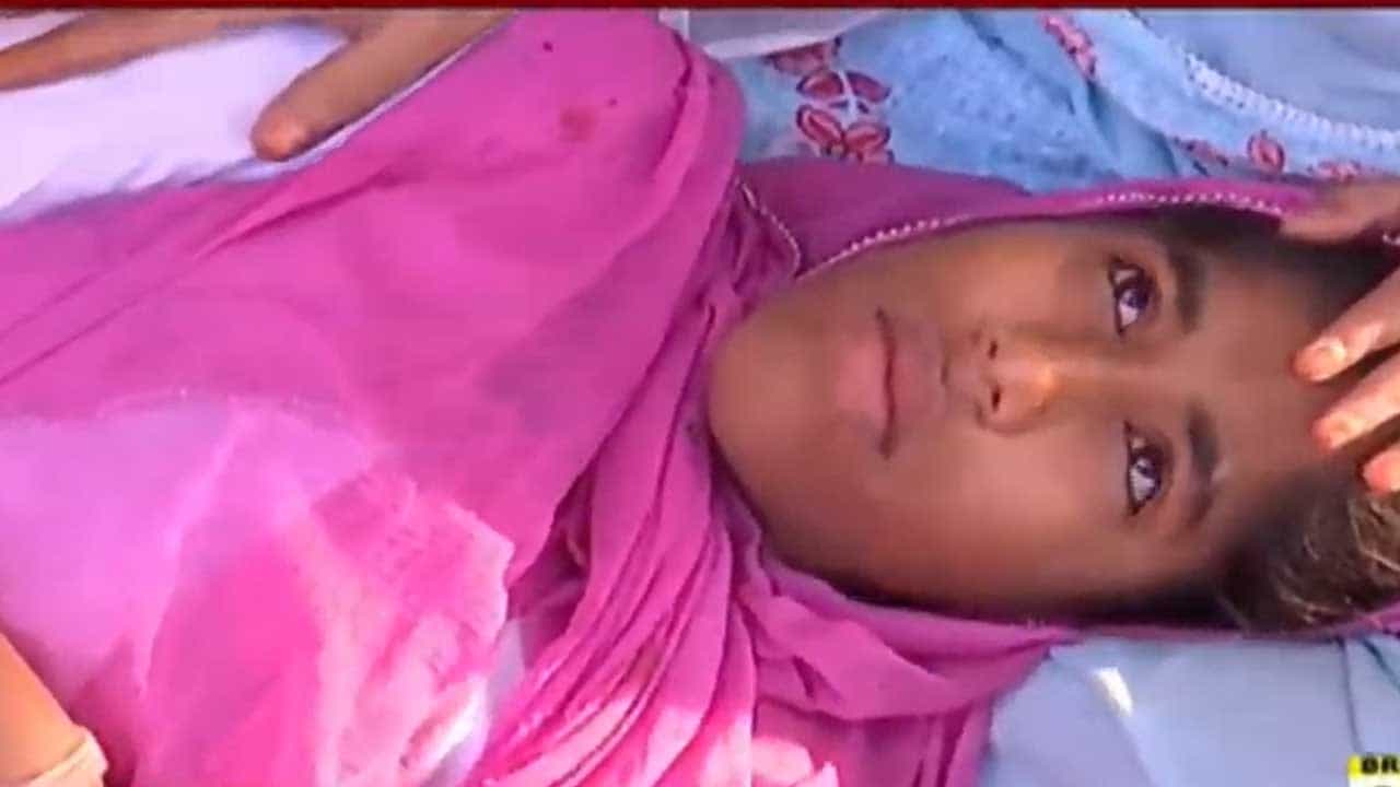 Madhyamik examinee injured: পেটে ধারাল অস্ত্রের আঘাত, রাতভর এসএসকেমের বাইরে বসে কাতরাল মাধ্যমিক পরীক্ষার্থী Madhyamik examinee injured: পেটে ধারাল অস্ত্রের আঘাত, রাতভর এসএসকেমের বাইরে বসে কাতরাল মাধ্যমিক পরীক্ষার্থী