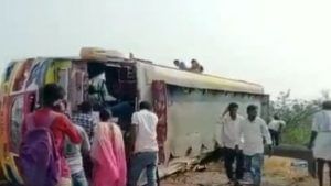 Karnataka Bus Accident: রাস্তার ধারে পড়ে রয়েছে কাটা হাত-পা, বাসের ভিতরেই তালগোল পাকিয়ে গিয়েছে দেহগুলি! ভয়াবহ দুর্ঘটনায় মৃত ৮
