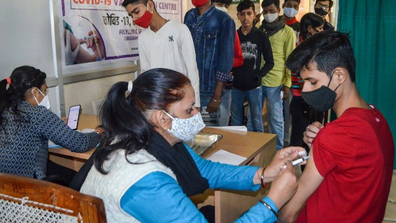COVID Vaccination: আজ থেকেই শুরু হচ্ছে ১২-১৪ বছর বয়সীদের টিকাকরণ, কোথায়, কীভাবে টিকা পাবেন জেনে নিন...