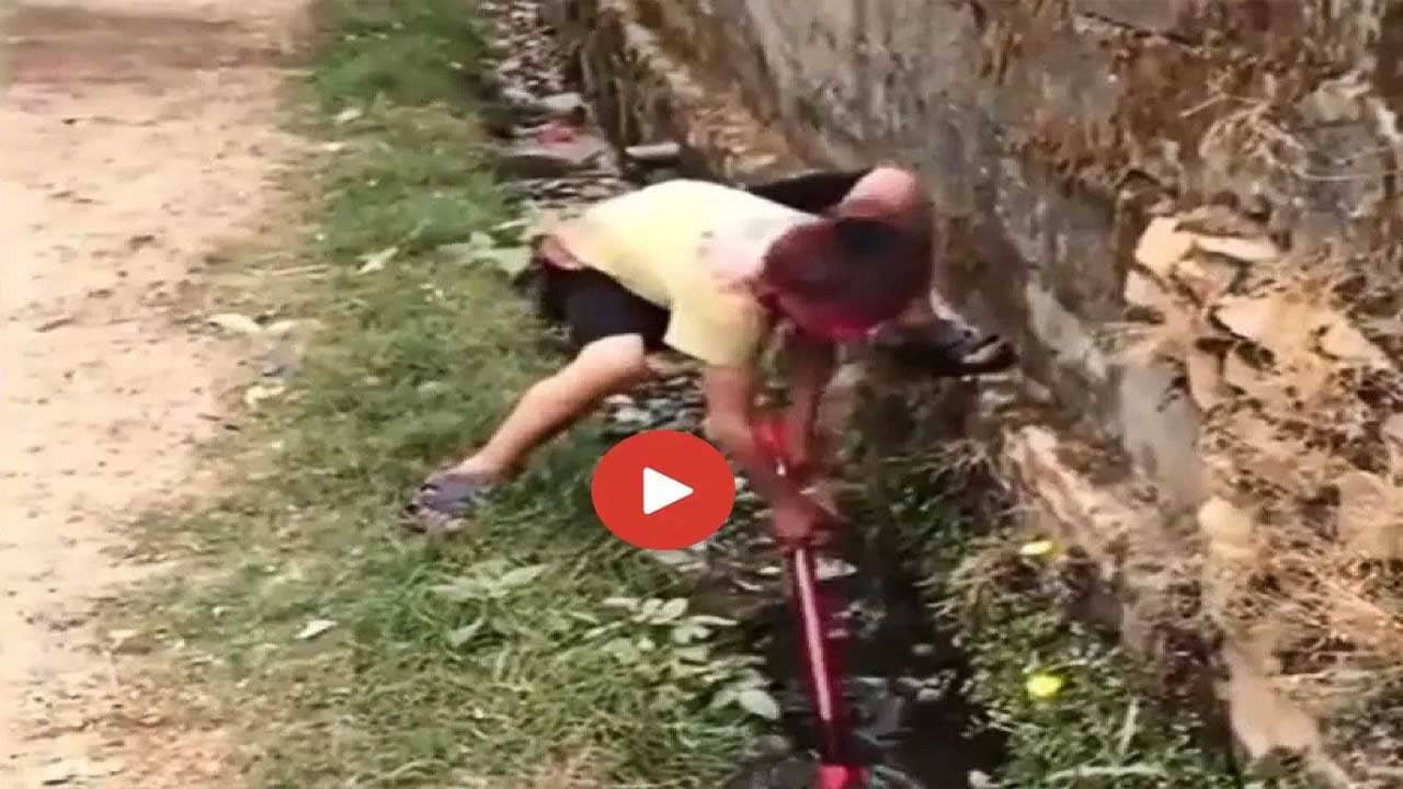 Viral Video: পিচকিরিতে নর্দমার জল! বন্ধুদের তাড়নায় অতিষ্ঠ খুদে তাড়া করল বন্ধুদেরই, দেখুন মজার ভাইরাল ভিডিয়ো