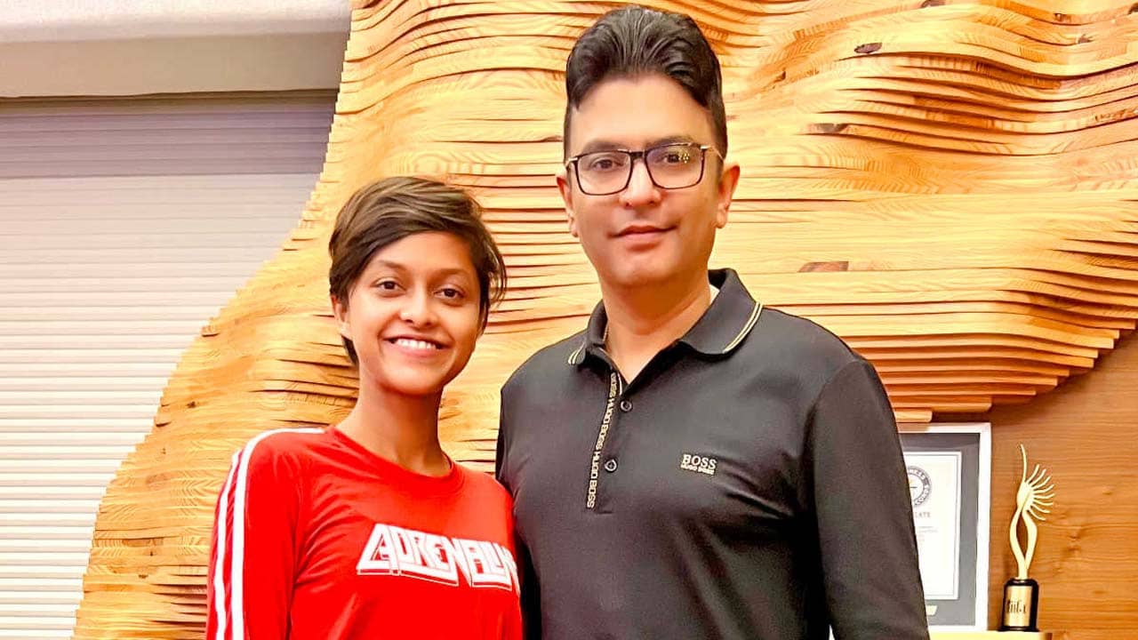 Yohani-Bhushan Kumar: ‘মানিকে মাগে হিতে’র গায়িকা ইয়োহানি আসছেন বলিউডে, তিনি কি এবার হিন্দি গান গাইবেন?