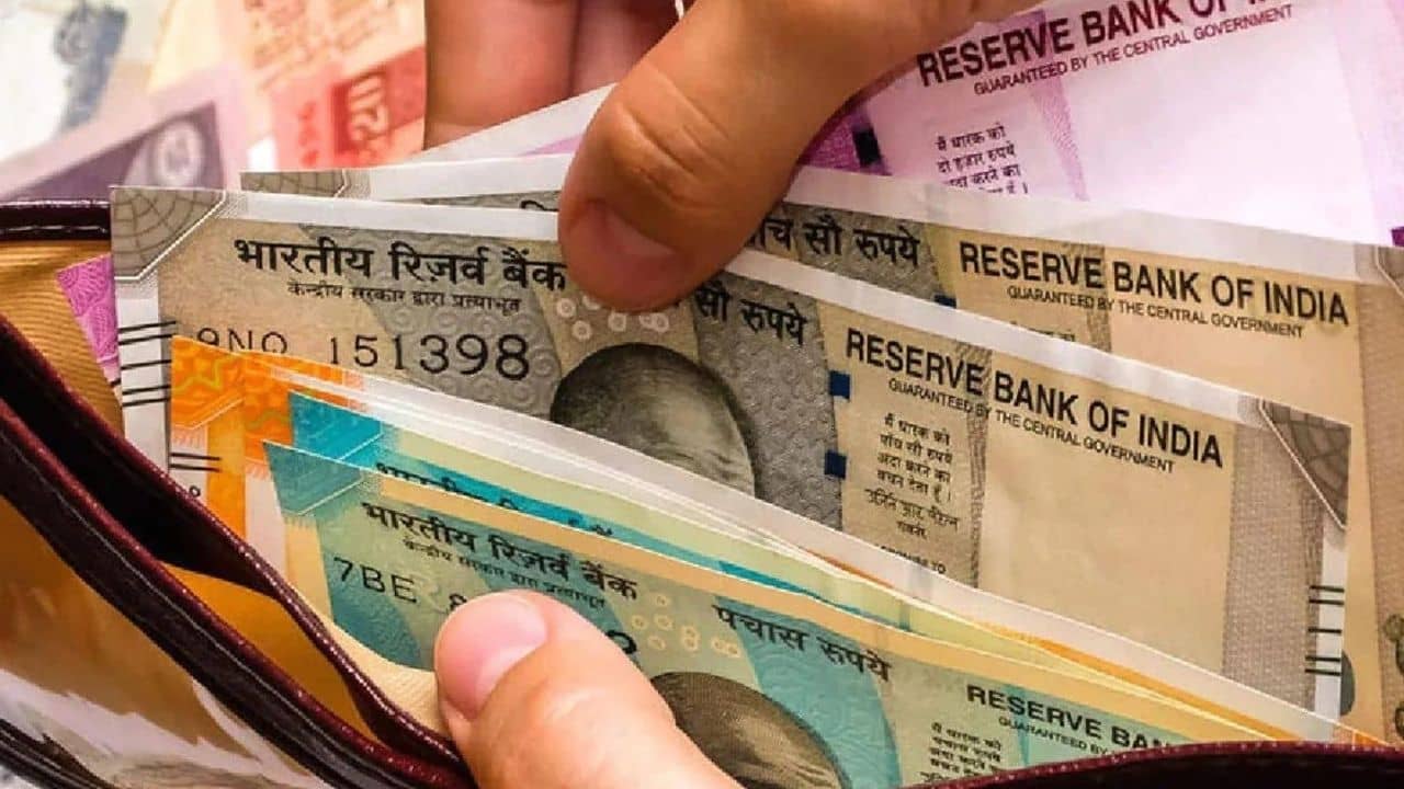 Vastu Tips: ধনী হওয়ার স্বপ্ন সফল করতে মানিব্যাগে কোন কোন জিনিস একেবারেই রাখবেন না, জানুন