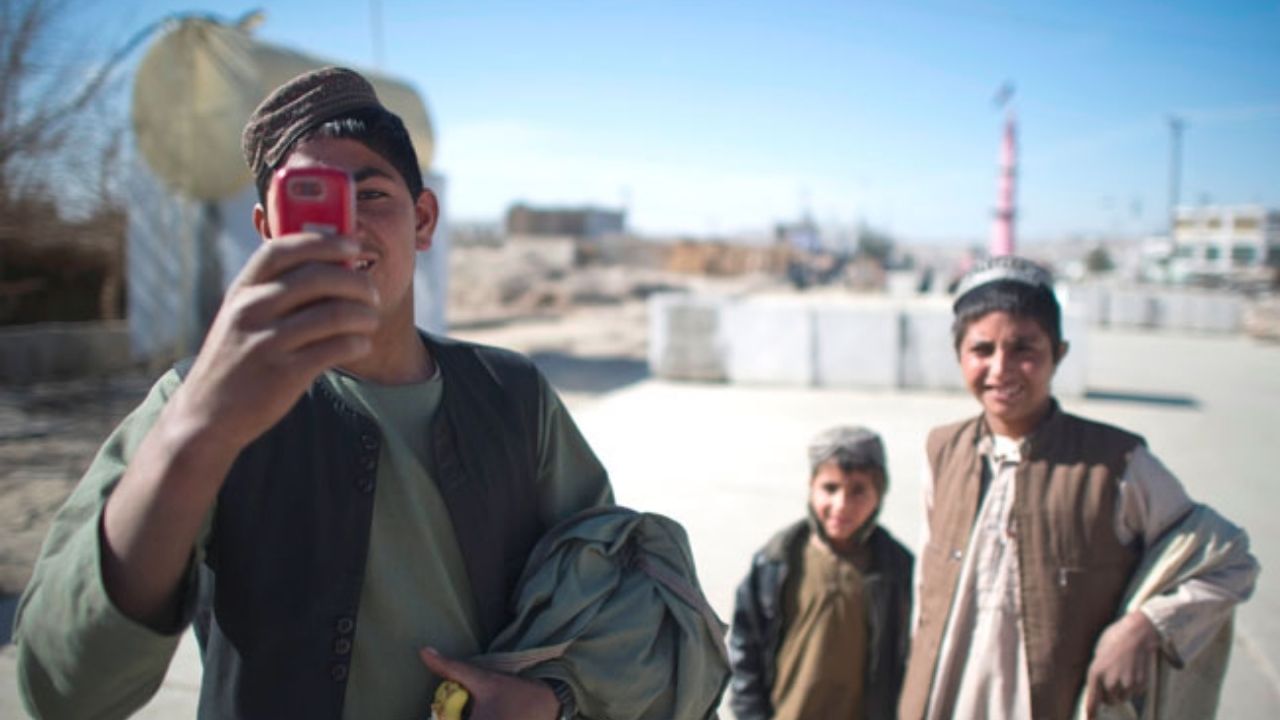 PUBG Banned in Afghanistan: বিপথে চলে যাচ্ছে আফগান যুব সমাজ, মোবাইল ফোন নিয়ে বড় সিদ্ধান্ত নিল তালিবান!