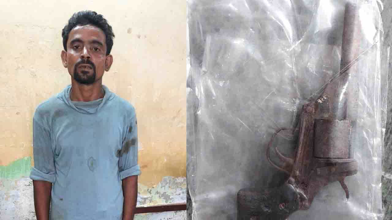Criminal Arrest in Belghoria: আগ্নেয়াস্ত্র সহ বেলঘরিয়া থেকে কুখ্যাত দুষ্কৃতীকে গ্রেফতার করল পুলিশ Criminal Arrest in Belghoria: আগ্নেয়াস্ত্র সহ বেলঘরিয়া থেকে কুখ্যাত দুষ্কৃতীকে গ্রেফতার করল পুলিশ