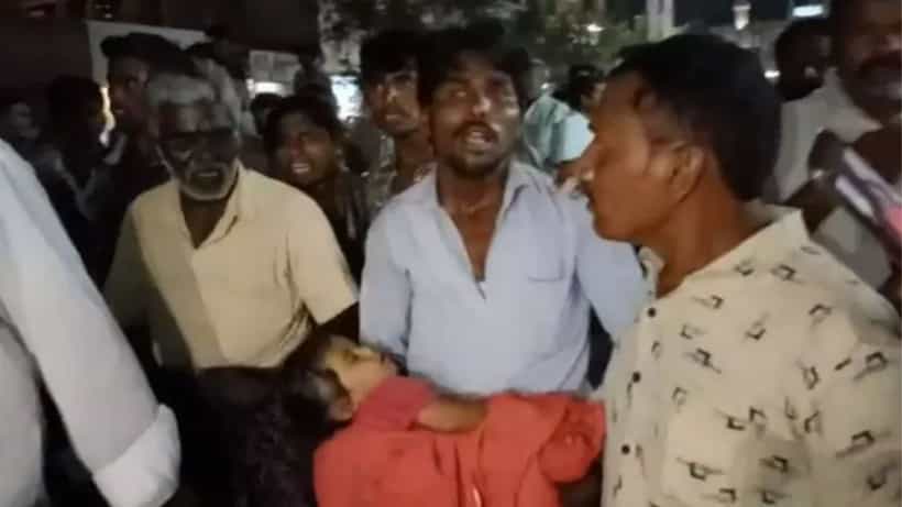 Andhra Pradesh Case: মন্ত্রীর বিজয় মিছিল চলছে, অসুস্থ শিশুকে হাসপাতালে যেতে দিল না পুলিশ, প্রাণ হারাল ছোট্ট মেয়ে