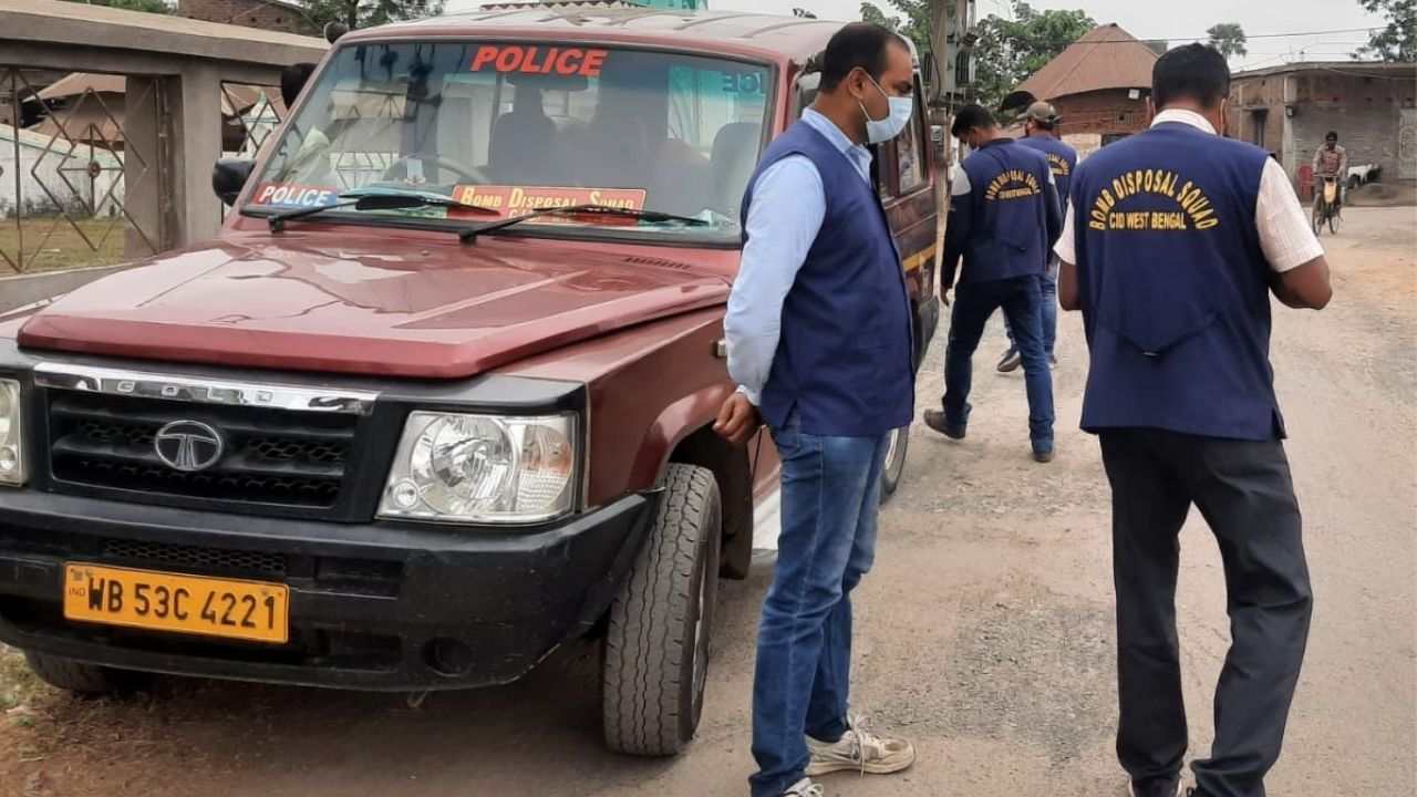 Bagtui Massacre: বোমা বুঝতেই ১২ ঘণ্টা সময় লাগল বোম স্কোয়াডের! বগটুই থেকে উদ্ধার বালতি ভর্তি বিস্ফোরক