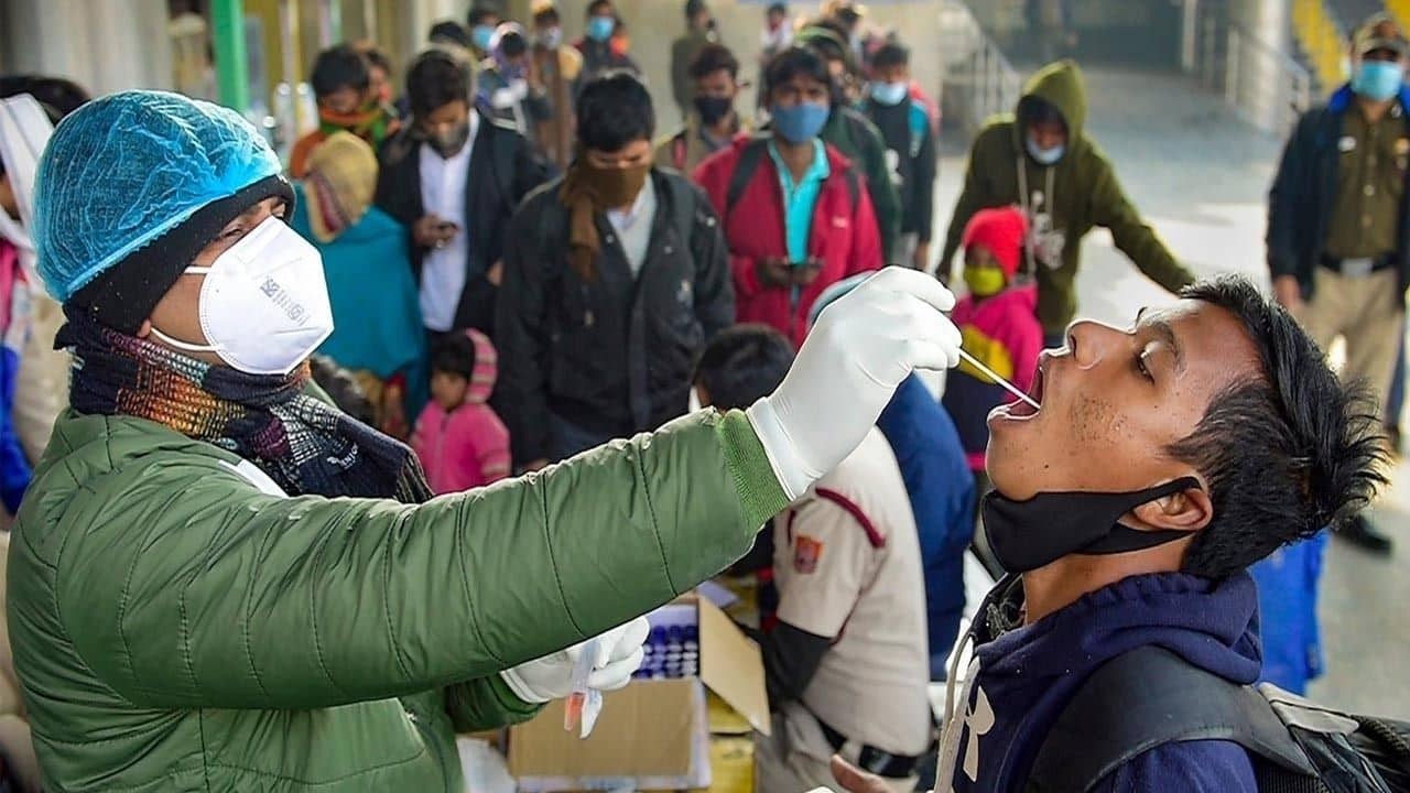 COVID-19 in India: ফের ভয় ধরাচ্ছে করোনা, একদিনেই ৯০ শতাংশ বাড়ল দৈনিক সংক্রমণ!