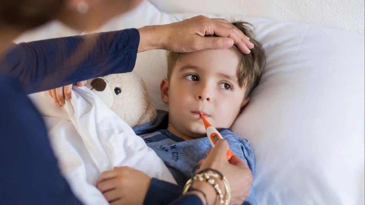 Child Health: স্কুল খোলার পরেই বাচ্চা বারবার অসুস্থ হয়ে পড়ছে কেন? দায়ী এই ৮ কারণ