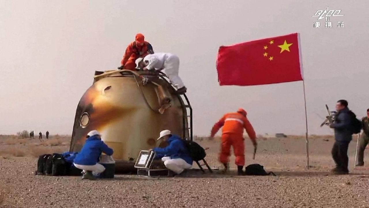 Chinese Astronauts: মহাকাশে ১৮৩ দিন থাকার পর পৃথিবীতে ফিরলেন চিনের ৩ মহাকাশচারী