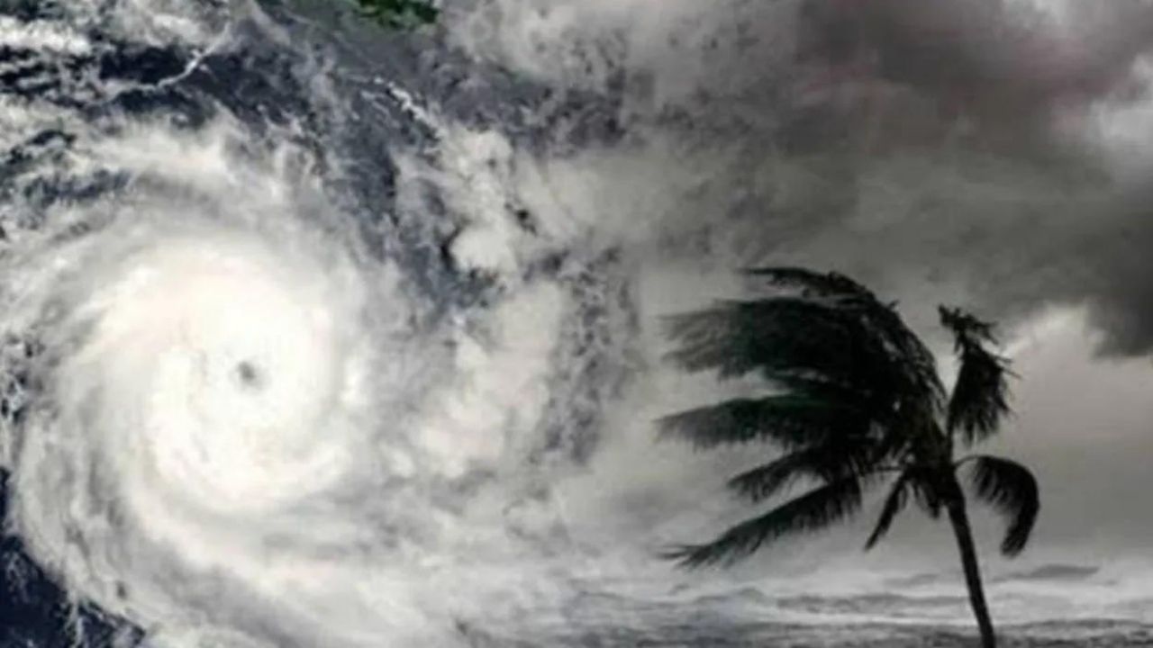 Weather Update: আন্দামান সাগরে নিম্নচাপের সম্ভাবনা, তবে কি ফের ঘূর্ণিঝড়ের ভ্রুকুুটি? Weather Update: আন্দামান সাগরে নিম্নচাপের সম্ভাবনা, তবে কি ফের ঘূর্ণিঝড়ের ভ্রুকুুটি?