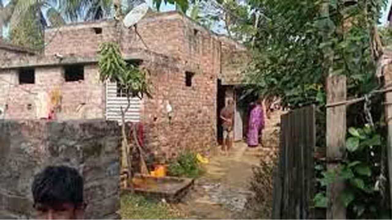 Paschim Medinipur Crime Against Woman: ভরসন্ধ্যায় বাজারে গিয়েছিলেন ষাটোর্ধ্ব মহিলা, গলির মুখে হাঁটুর বয়সী ছেলেগুলো জাপটে ধরল... শেষেই ঘটল 'টুইস্ট' Paschim Medinipur Crime Against Woman: ভরসন্ধ্যায় বাজারে গিয়েছিলেন ষাটোর্ধ্ব মহিলা, গলির মুখে হাঁটুর বয়সী ছেলেগুলো জাপটে ধরল... শেষেই ঘটল 'টুইস্ট'