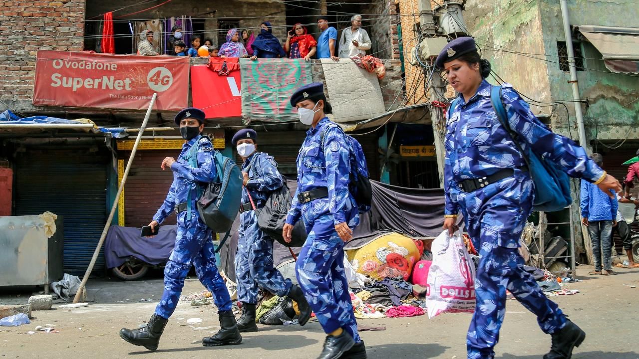 Delhi Clash : জাহাঙ্গিরপুরী সংঘর্ষের পর জনগণকে 'সতর্ক' থাকার নির্দেশ দিল্লি পুলিশের