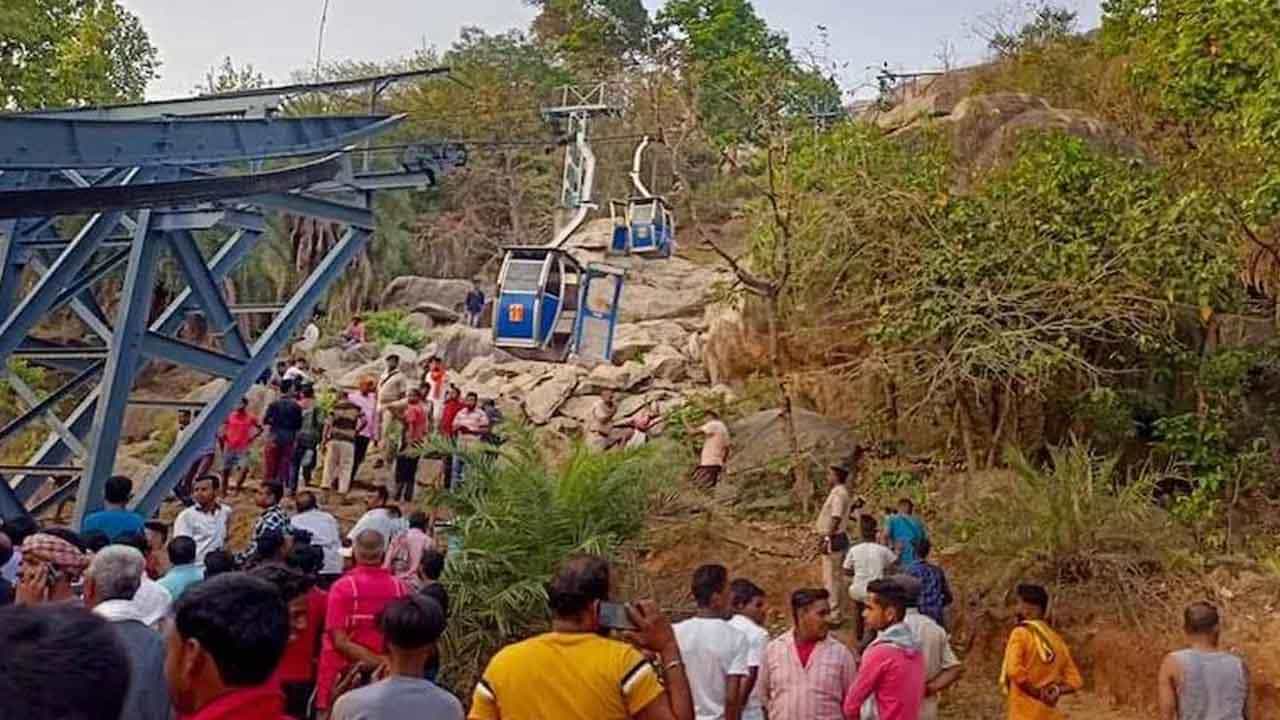 Deoghar Ropeway Accident: দেওঘরের অভিশপ্ত রোপওয়ের লাইসেন্সের মেয়াদ শেষ হয়েছে অনেক আগেই! Deoghar Ropeway Accident: দেওঘরের অভিশপ্ত রোপওয়ের লাইসেন্সের মেয়াদ শেষ হয়েছে অনেক আগেই!