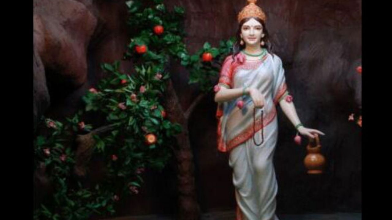 Chaitra Navratri 2022: প্রেম ও জ্ঞানের প্রতীক দেবী ব্রহ্মচারিণী! নবরাত্রির দ্বিতীয় দিনের পুজোবিধি, শুভমুহূর্ত ও মন্ত্র জানুন