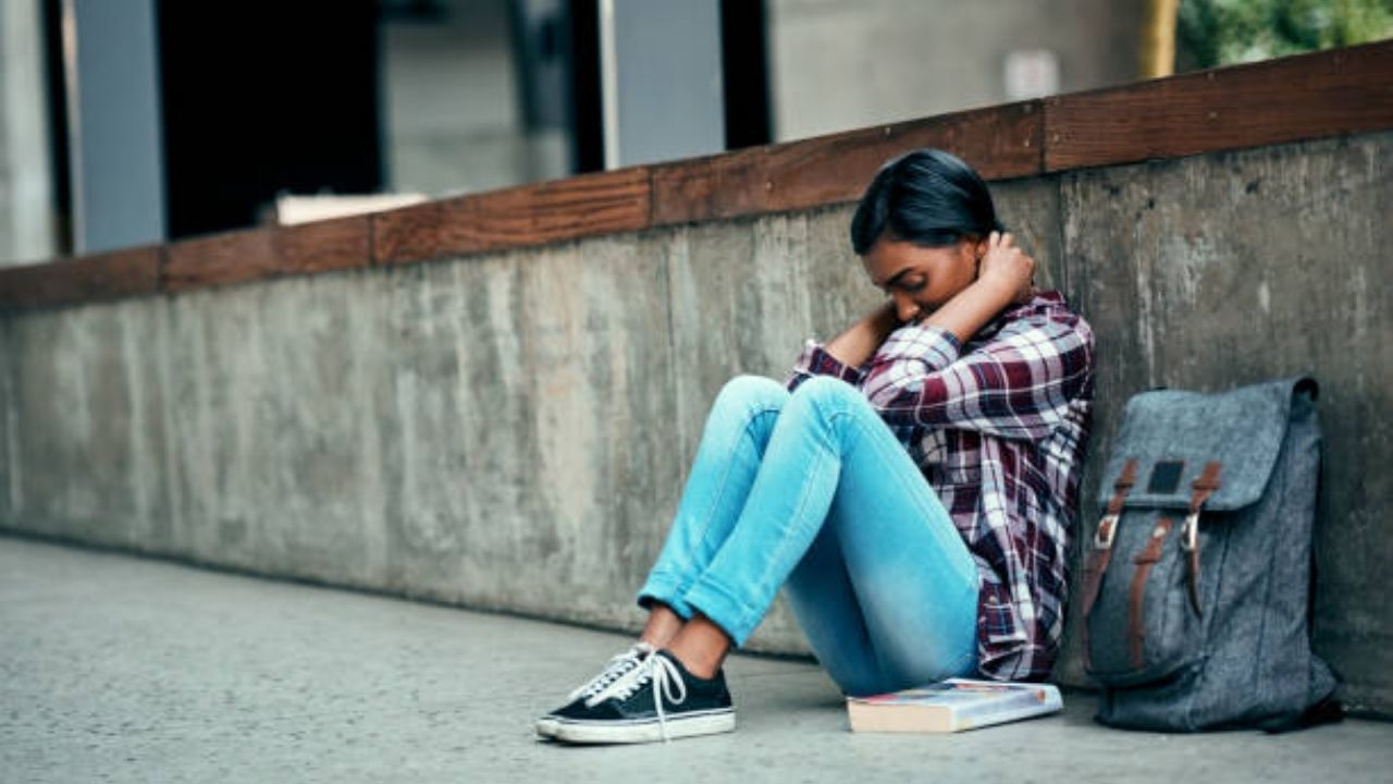 Depression: ডিপ্রেশনের দাওয়াই, রোজ ১০ মিনিট হাঁটলে মন ভাল হবে ৭ দিনেই! রইল চ্যালেঞ্জ Depression: ডিপ্রেশনের দাওয়াই, রোজ ১০ মিনিট হাঁটলে মন ভাল হবে ৭ দিনেই! রইল চ্যালেঞ্জ
