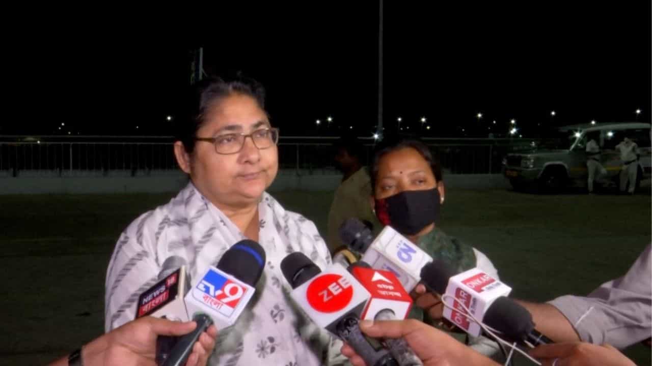 TMC Fact Finding Committee: প্রয়াগরাজে একই পরিবারের ৫ জনকে কুপিয়ে খুন, 'রহস্যভেদ' করতে যাচ্ছে তৃণমূলের প্রতিনিধি দল TMC Fact Finding Committee: প্রয়াগরাজে একই পরিবারের ৫ জনকে কুপিয়ে খুন, 'রহস্যভেদ' করতে যাচ্ছে তৃণমূলের প্রতিনিধি দল