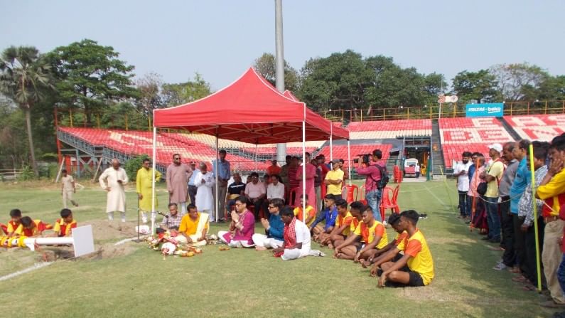 আইএসএল খেলার ব্যাপারে সমর্থকদের আশ্বস্ত করলেন লাল-হলুদ কর্তা দেবব্রত সরকার।