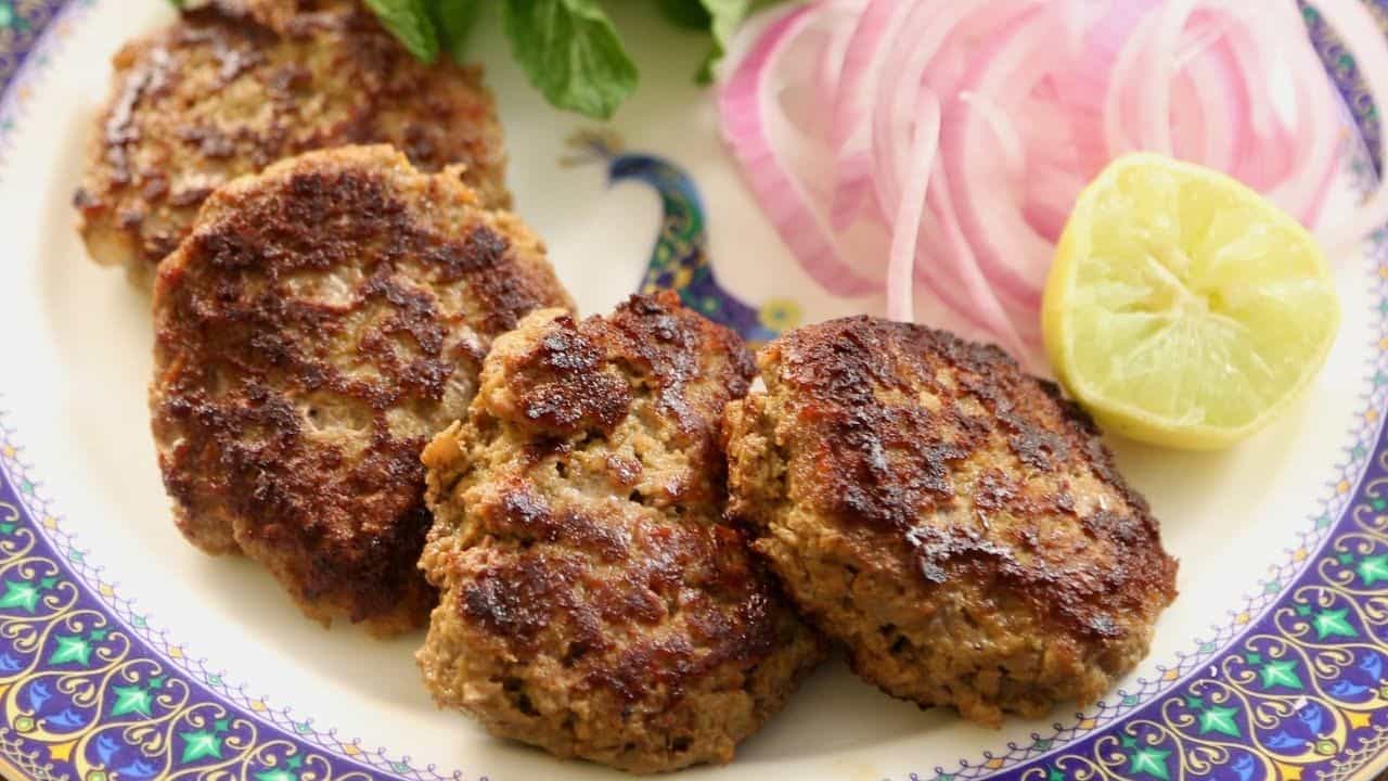 Kebab Recipe: মন খুশ করতে বাড়িতেই বানান লখনউ স্পেশাল গলৌটি কাবাব! রইল তার রেসিপি