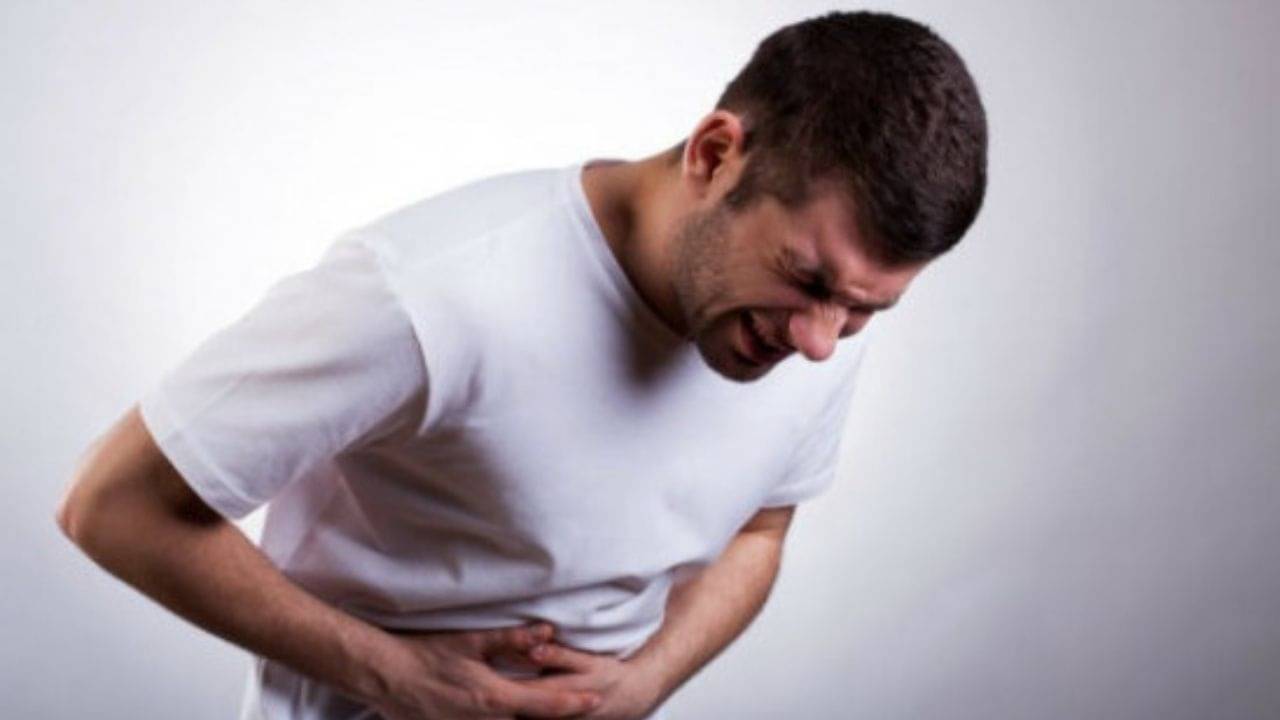 Gas and Acidity: পেটপুজোর পরই গ্যাস-অ্যাসিডিটিতে বুক জ্বলছে? দ্রুত আরাম পান এই ৬ ভেষজ পানীয়র গুণে