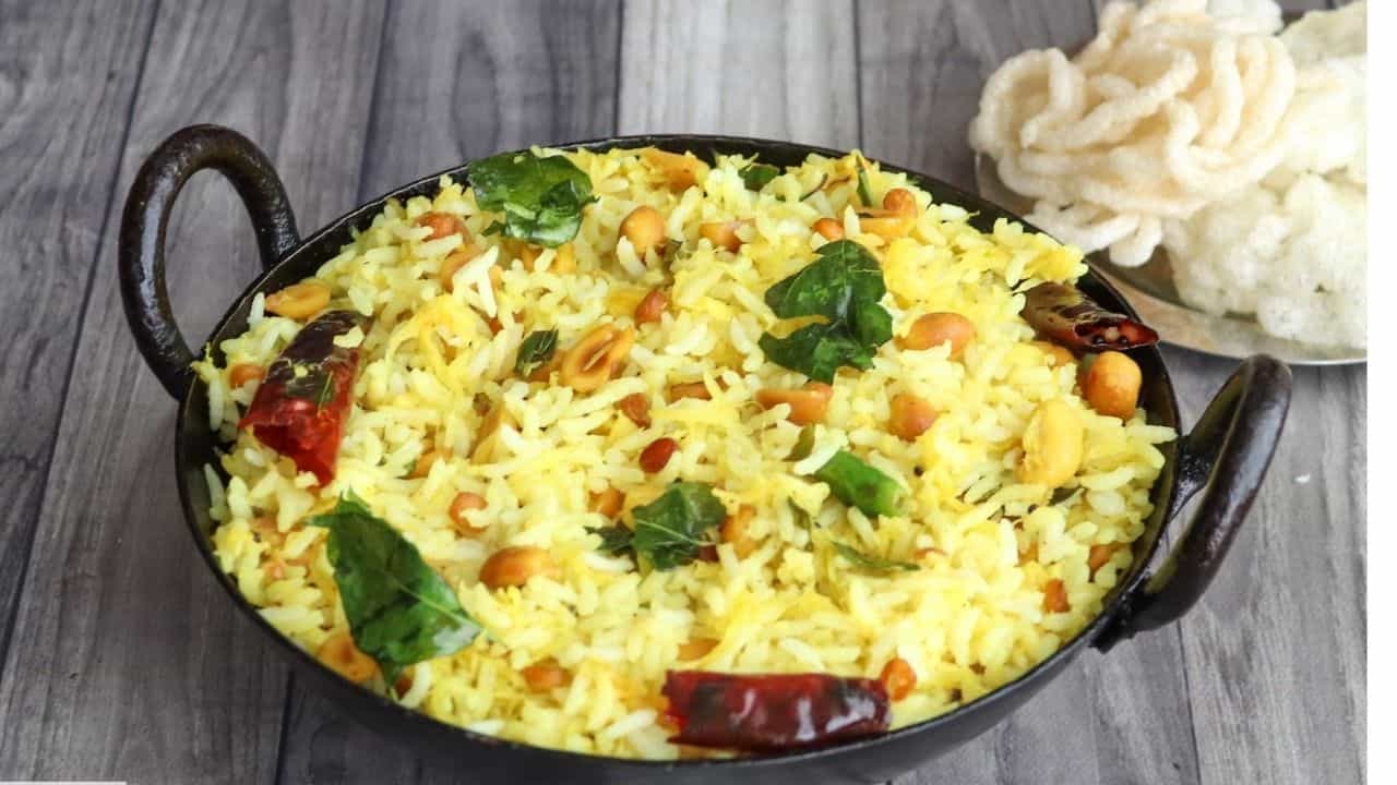 Recipe: লেমন রাইস, জিরা রাইস তো খেয়েছেন, এবার গরমে স্বাদ বদলাতে রান্না করুন ম্যাঙ্গো রাইস Recipe: লেমন রাইস, জিরা রাইস তো খেয়েছেন, এবার গরমে স্বাদ বদলাতে রান্না করুন ম্যাঙ্গো রাইস
