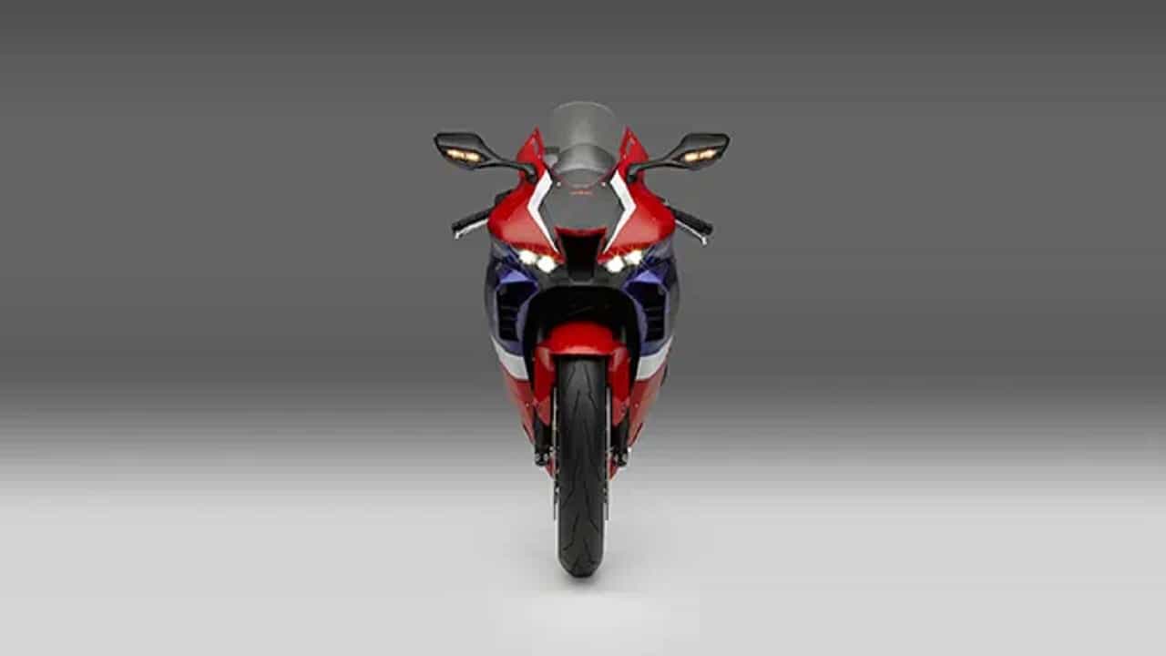 Honda CBR1000RR-R Fireblade: ১০ লাখ টাকা সস্তা হল হন্ডার এই বাইক, তাহলে দাম কত ছিল? Honda CBR1000RR-R Fireblade: ১০ লাখ টাকা সস্তা হল হন্ডার এই বাইক, তাহলে দাম কত ছিল?