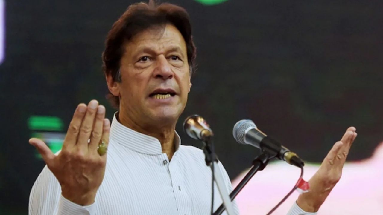 Imran Khan : ‘পাকিস্তানে পারমাণবিক হামলা হলে ভালো...’ নিজের দেশকে নিয়ে এ কী বললেন ইমরান খান!