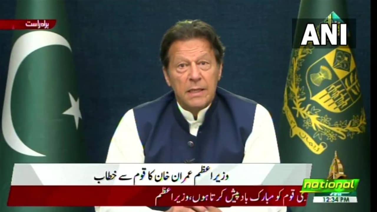 Imran Khan : আস্থা ভোট এড়াতে মোক্ষম চাল, ‘সুপার ওভারে’ শেষ চেষ্টা ইমরানের দলের