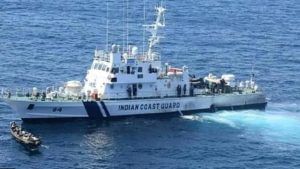 Pakistani boat Seized: গুজরাট উপকূলে আটক পাকিস্তানি নৌকা, তল্লাশি চালাতেই 'চক্ষু চড়কগাছ' কোস্ট গার্ডের