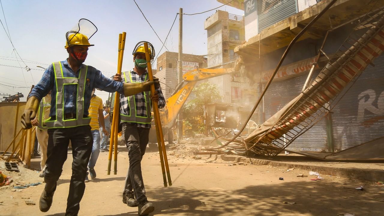 Jahangirpuri Demolition : সুপ্রিম নির্দেশিকার পরও উচ্ছেদ অভিযানে বিতর্ক, শাহের দরবারে দিল্লি বিজেপির নেতারা