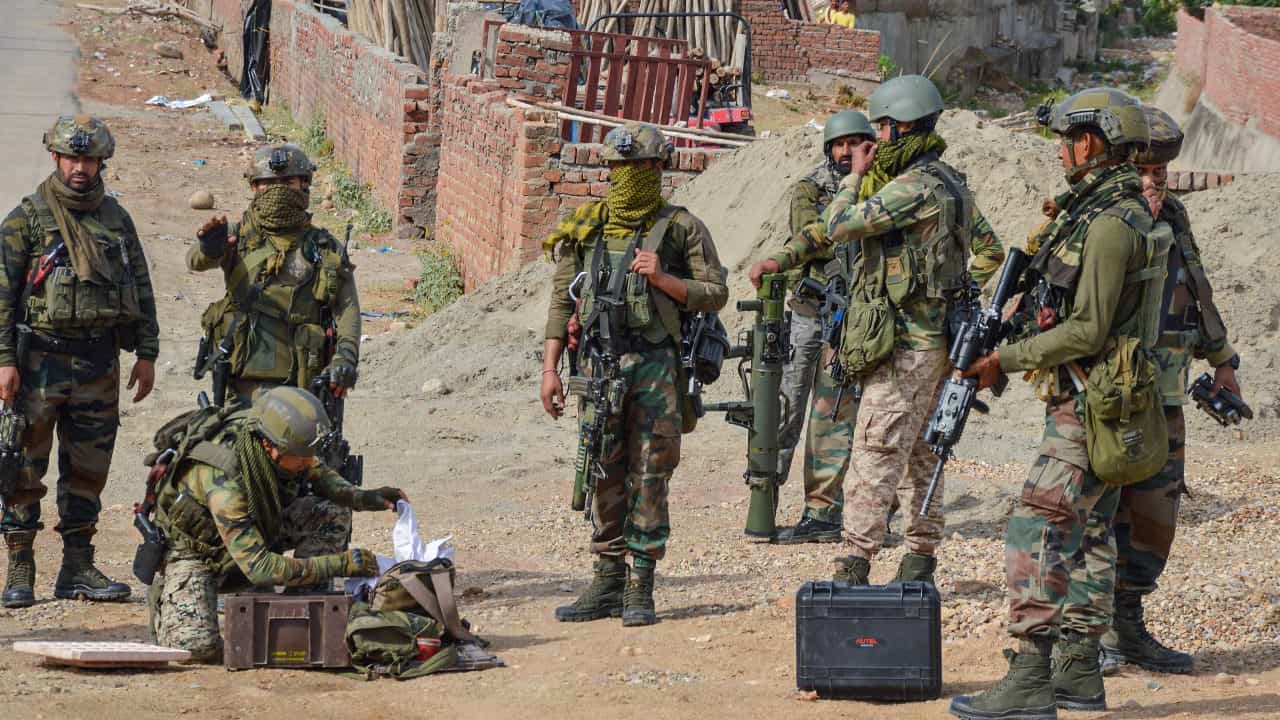 PM Modi's Visit to Jammu : মোদীর সফরের আগে 'নাশকতার ছক'! উপত্যকায় পরিস্থিতি পরিদর্শনে NIA প্রধান PM Modi's Visit to Jammu : মোদীর সফরের আগে 'নাশকতার ছক'! উপত্যকায় পরিস্থিতি পরিদর্শনে NIA প্রধান