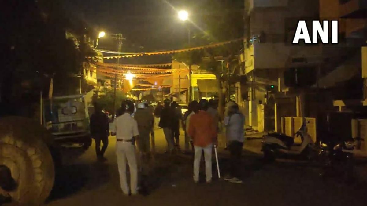 Karnataka Clash : সোশ্যাল মিডিয়া পোস্ট ঘিরে সংঘর্ষে জখম পুলিশ, গ্রেফতার ৪৬
