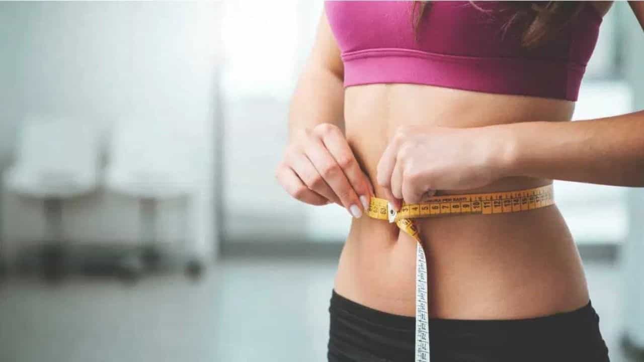 Lose Weight in Summer: প্রখর গ্রীষ্মের সরস ফল! খেলেই দ্রুত ফ্যাট ঝরে পান ছিপছিপে সুন্দর গড়ন Lose Weight in Summer: প্রখর গ্রীষ্মের সরস ফল! খেলেই দ্রুত ফ্যাট ঝরে পান ছিপছিপে সুন্দর গড়ন