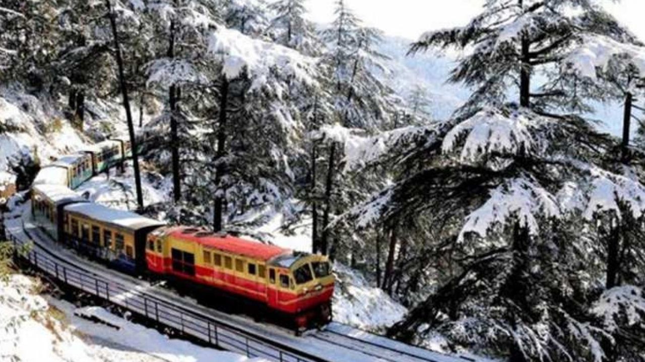 Indian Railways: গরমে রেলের উপহার তিনটি নতুন টয় ট্রেন! কালকা-শিমলা রুটেও এবার ভিস্তাডোম কোচ Indian Railways: গরমে রেলের উপহার তিনটি নতুন টয় ট্রেন! কালকা-শিমলা রুটেও এবার ভিস্তাডোম কোচ