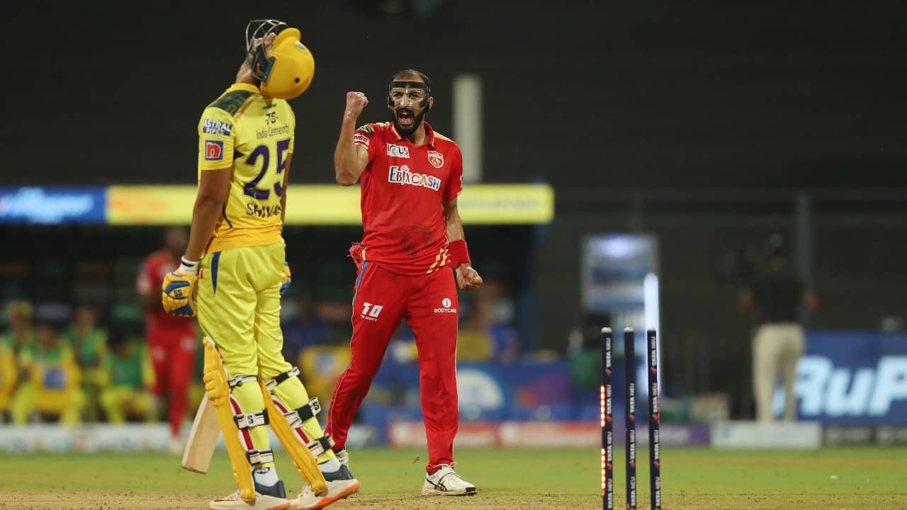 IPL 2022: চেন্নাইয়ের বিরুদ্ধে পঞ্জাবের জয়ের পর আলোচনায় ঋষি ধাওয়ানের ফেস শিল্ড