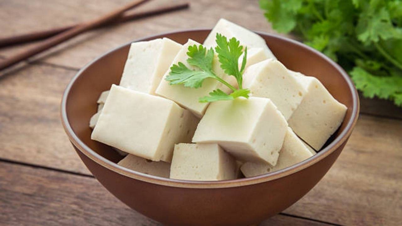 Paneer Vs Tofu: পনির না টোফু? ওজন কমাতে কীসের ওপর ভরসা রাখবেন?