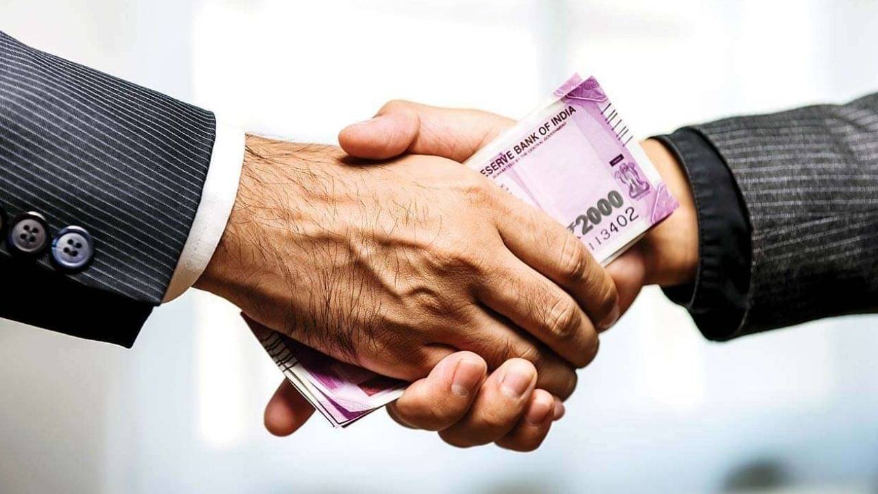 Personal Loan: প্রয়োজনে দরকার পার্সোনাল লোন, জেনে নিন তার সাতসতেরো