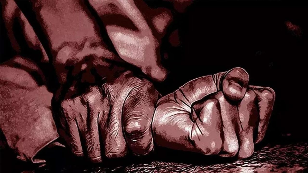 Physical Harassment: গাংনাপুরকাণ্ডে কবর থেকে তোলা হল নির্যাতিতার দেহ, কোর্টের নির্দেশে দ্বিতীয়বার ময়নাতদন্ত Physical Harassment: গাংনাপুরকাণ্ডে কবর থেকে তোলা হল নির্যাতিতার দেহ, কোর্টের নির্দেশে দ্বিতীয়বার ময়নাতদন্ত