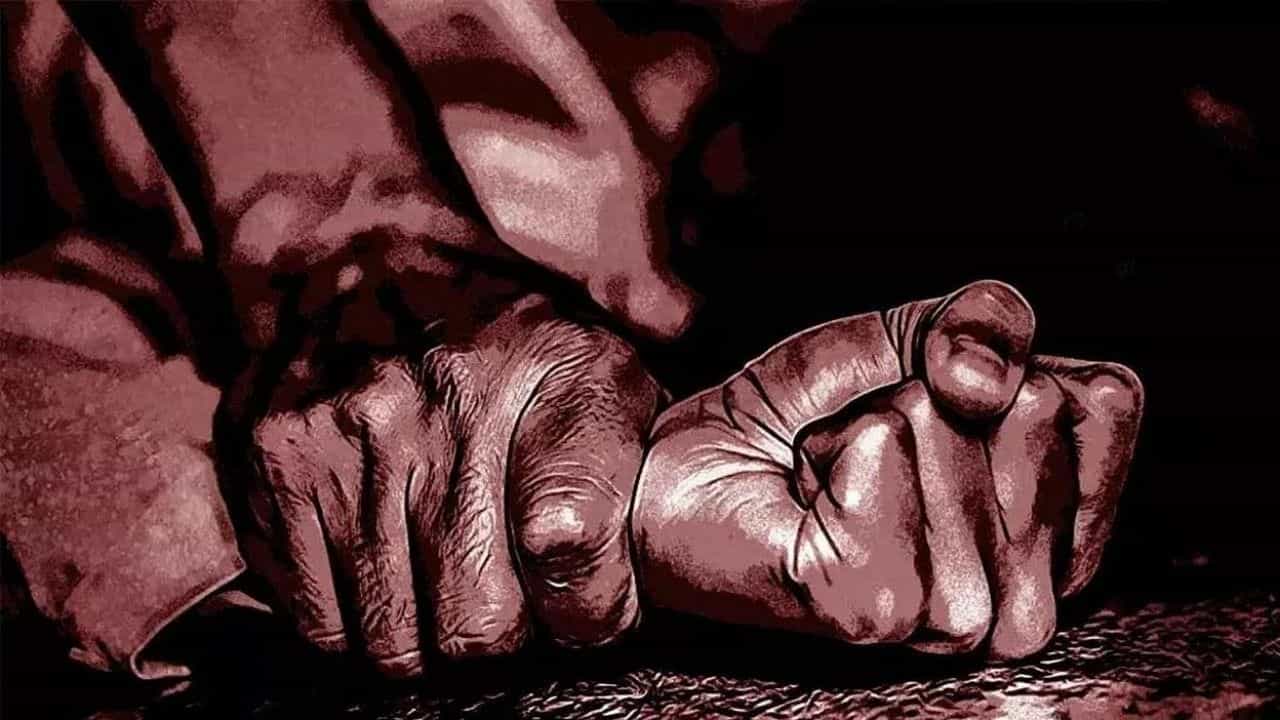 Bhopal Incident : স্বামী পুরুষত্বহীন, বৌমার উপর কুনজর অবসরপ্রাপ্ত IAS শ্বশুরের, মারাত্মক অভিযোগ পুত্রবধূর Bhopal Incident : স্বামী পুরুষত্বহীন, বৌমার উপর কুনজর অবসরপ্রাপ্ত IAS শ্বশুরের, মারাত্মক অভিযোগ পুত্রবধূর
