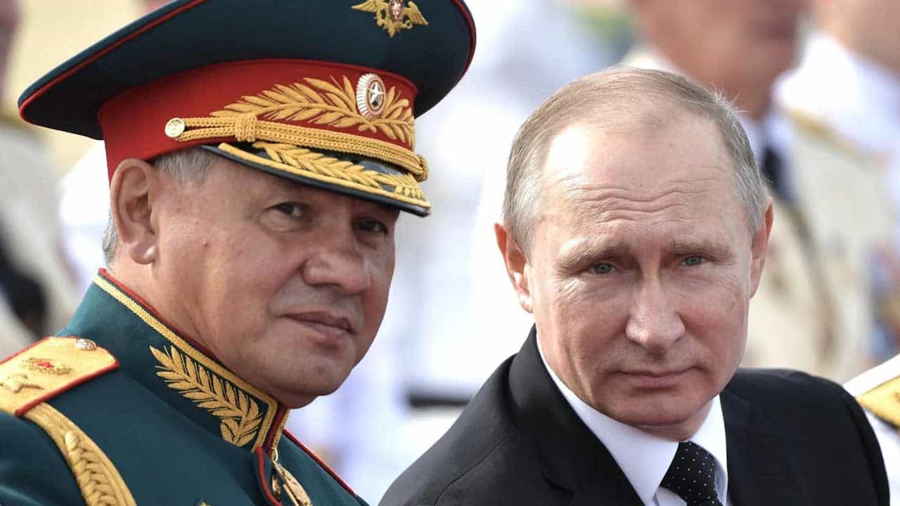 Russia-Ukraine Conflict: যুদ্ধের মাঝেই 'হার্ট অ্যাটাক' পুতিনের প্রতিরক্ষামন্ত্রীর, কারণটা কি স্বাভাবিক? Russia-Ukraine Conflict: যুদ্ধের মাঝেই 'হার্ট অ্যাটাক' পুতিনের প্রতিরক্ষামন্ত্রীর, কারণটা কি স্বাভাবিক?