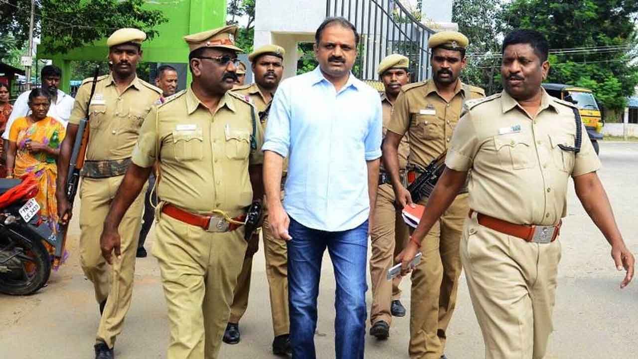 Rajiv Gandhi assassination case: রাজীব গান্ধী হত্যায় অভিযুক্ত পেরারিভালান কেন মুক্তি পাচ্ছেন না? কেন্দ্রকে প্রশ্ন সুপ্রিম কোর্টের Rajiv Gandhi assassination case: রাজীব গান্ধী হত্যায় অভিযুক্ত পেরারিভালান কেন মুক্তি পাচ্ছেন না? কেন্দ্রকে প্রশ্ন সুপ্রিম কোর্টের