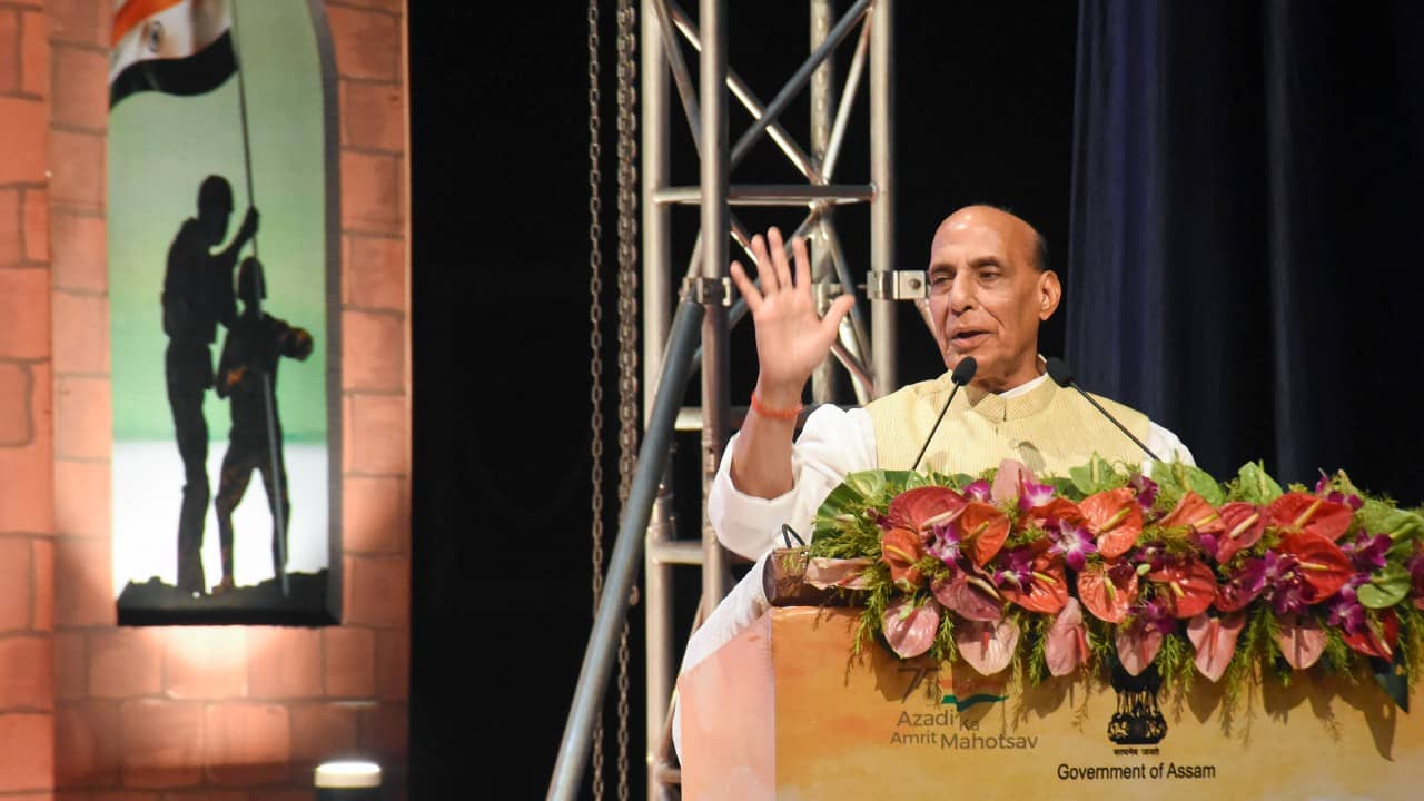 Rajnath Singh on AFSPA : জম্মু ও কাশ্মীর থেকে উঠছে আফস্পা? রাজনাথের কণ্ঠে কোন আভাস