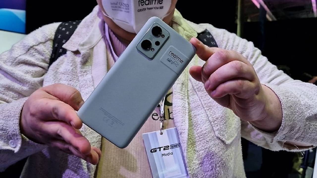 Realme GT 2 Pro Launched In India: ভারতে এসে গেল বিশ্বের প্রথম পরিবেশ-বান্ধব স্মার্টফোন রিয়েলমি জিটি ২ প্রো, বড় ডিসপ্লে, ৫০ মেগাপিক্সেল ক্যামেরা, দাম কত?