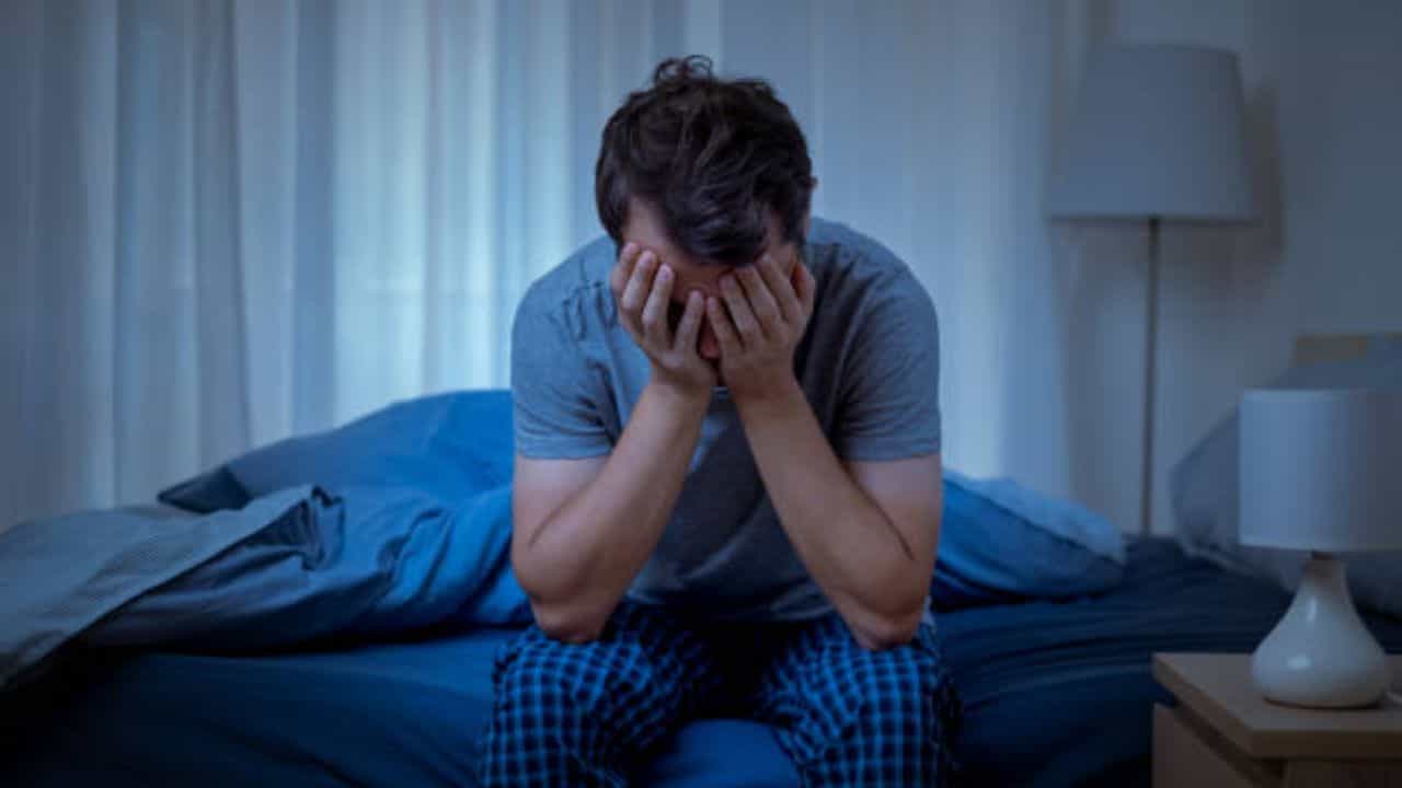 Relationship Tips: 'Ex'-এর কথা ভেবে বিনিদ্র রজনী? কীভাবে নিয়ন্ত্রণ করবেন আবেগ Relationship Tips: 'Ex'-এর কথা ভেবে বিনিদ্র রজনী? কীভাবে নিয়ন্ত্রণ করবেন আবেগ