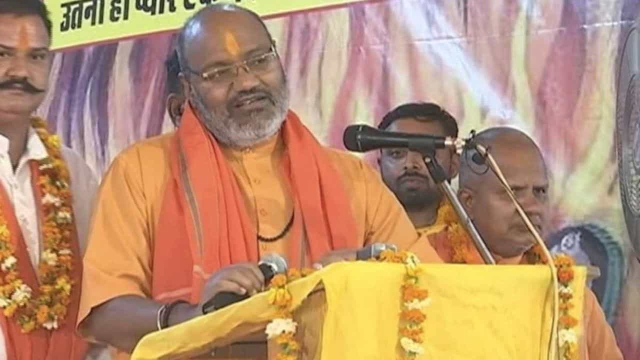 Satyadevanand Saraswati: 'হিন্দুদের আরও বেশি সন্তান জন্ম দিতে হবে', কেন এই বিতর্কিত মন্তব্য করলেন সত্যানন্দ সরস্বতী? Satyadevanand Saraswati: 'হিন্দুদের আরও বেশি সন্তান জন্ম দিতে হবে', কেন এই বিতর্কিত মন্তব্য করলেন সত্যানন্দ সরস্বতী?